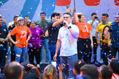 Vivi Lira entra na disputa pela Aleam com apoio de David Almeida