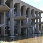 Operações nacionais retiram drogas e armas das facções