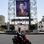 Cortejo de Ali Khamenei percorre cidades sagradas do Irã