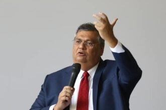 Flávio Dino define prazo para eleição da Aleam