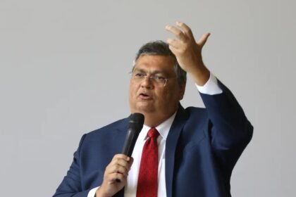 Flávio Dino define prazo para eleição da Aleam