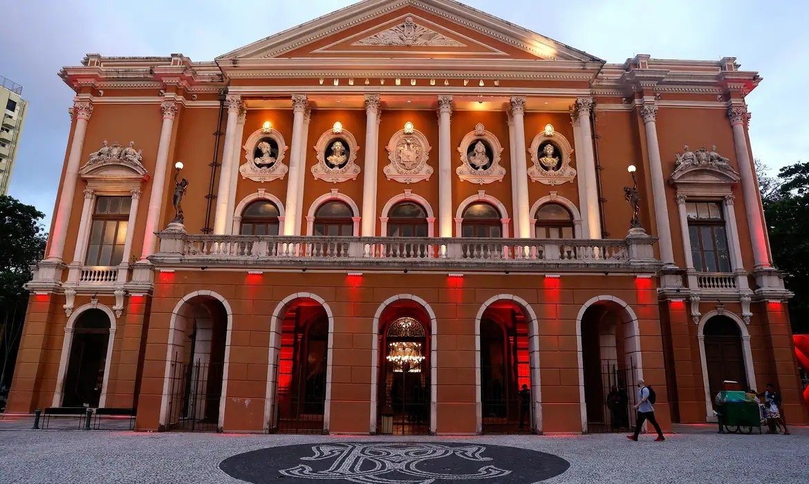 Teatro Amazonas e Theatro da Paz entram na lista da UNESCO