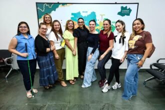 Mara Núbia afirma confiança em Dra. Shádia durante reunião com candidatas do Agir e destaca experiência e atuação na gestão pública.