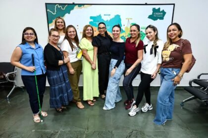 Mara Núbia afirma confiança em Dra. Shádia durante reunião com candidatas do Agir e destaca experiência e atuação na gestão pública.