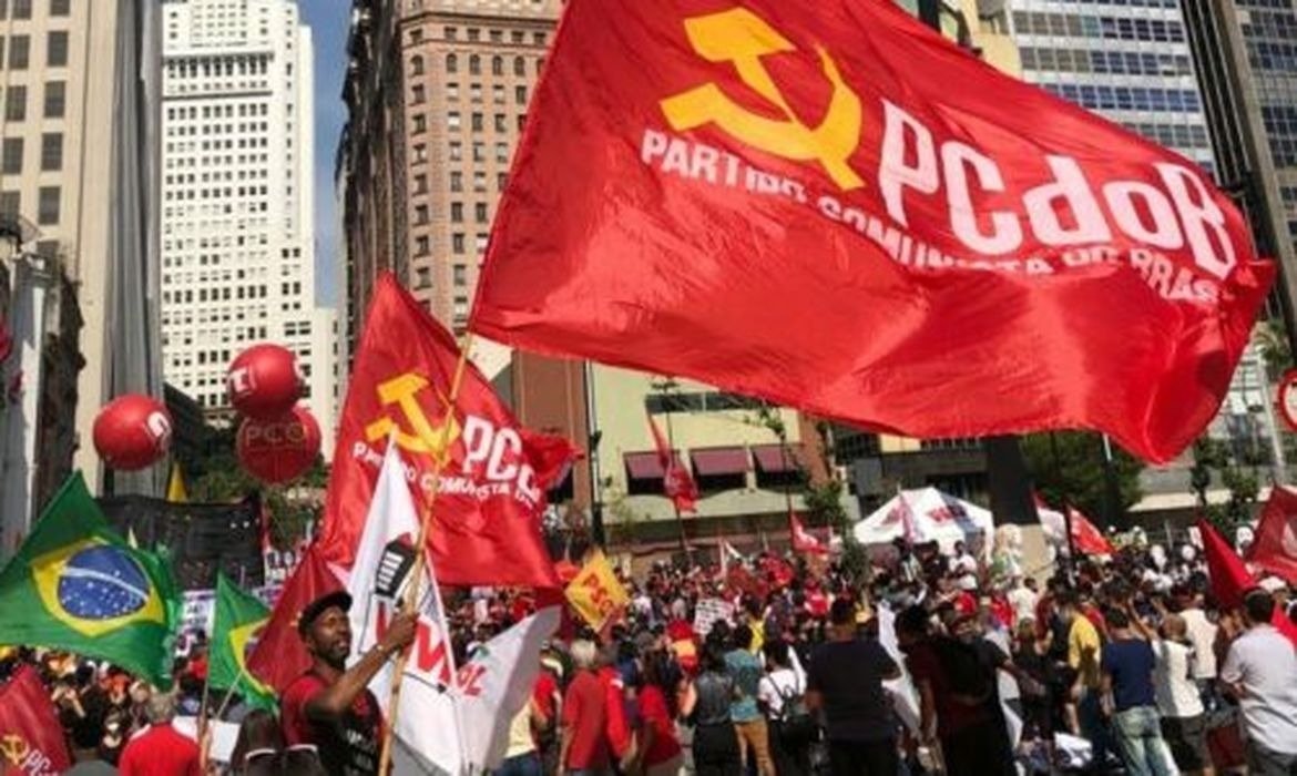 Lula ganha apoio do PCdoB para eleições de 2026