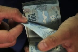 Quem pode receber o abono salarial 2026