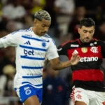 Cruzeiro x Flamengo fazem duelo decisivo no Mineirão