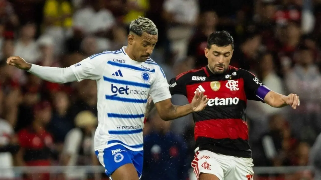 Cruzeiro x Flamengo fazem duelo decisivo no Mineirão