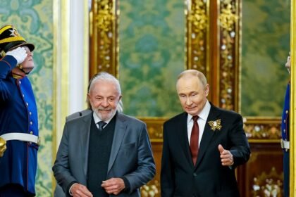 Lula e Putin conversam sobre comércio e política internacional