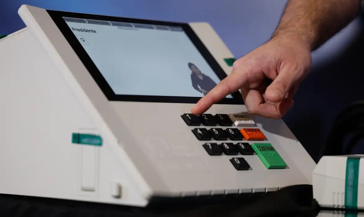 Testes garantem acompanhamento da votação eletrônica