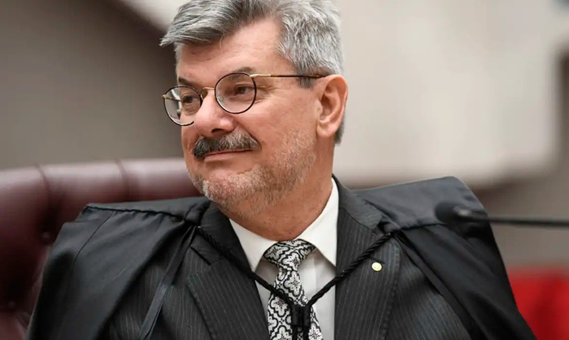 STJ analisa futuro de ministro em processo disciplinar