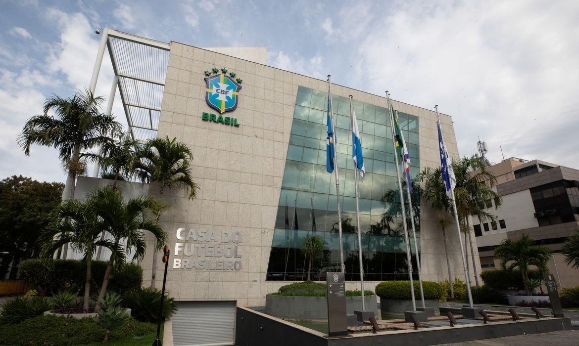 VAR terá nova regra para escanteios concedidos por erro