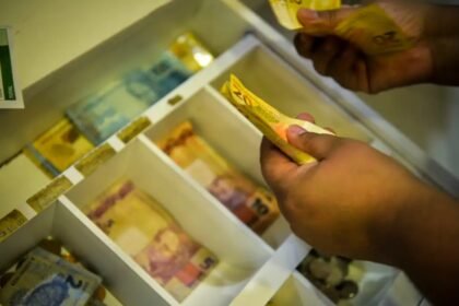 Abono salarial: entenda como o valor é calculado