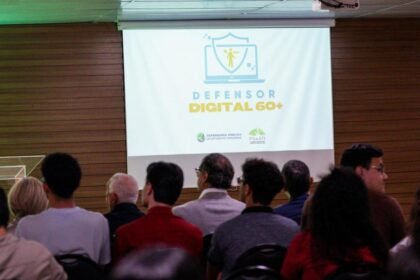 Formação gratuita ensina idosos a usar serviços digitais Formação gratuita ensina idosos a usar serviços digitais