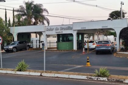Moraes autoriza Bolsonaro a sair de casa para ir ao dentista