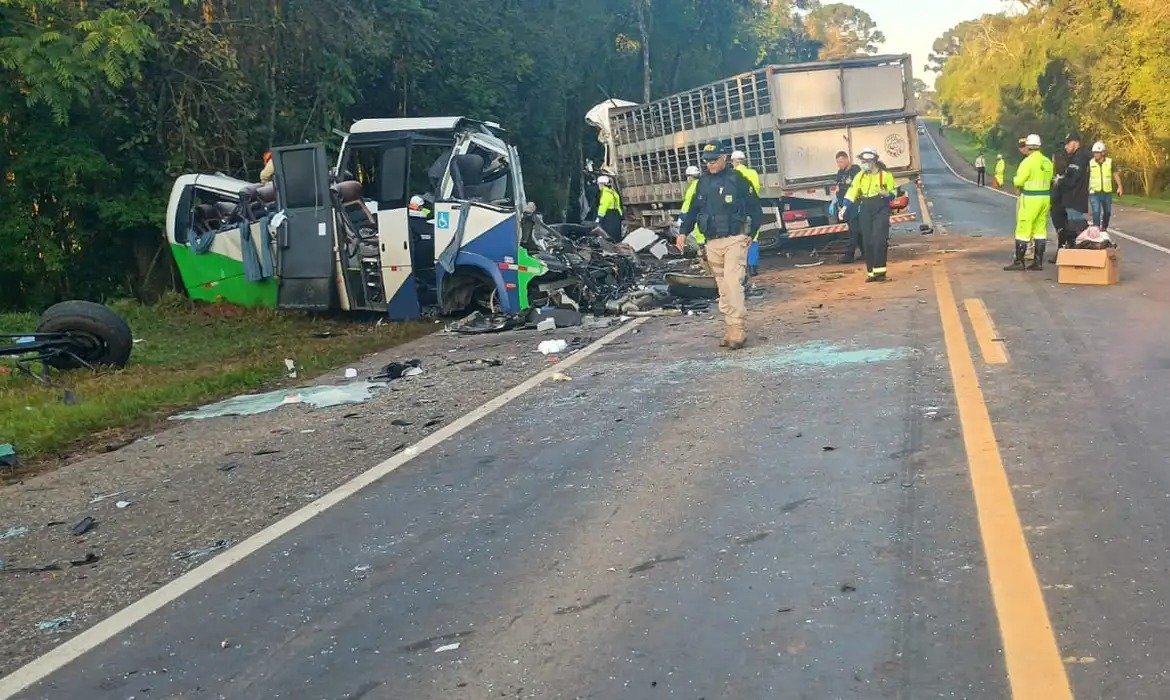 Criança de 9 anos sobrevive a acidente no Paraná