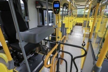 Quem precisa regularizar a meia-passagem em Manaus