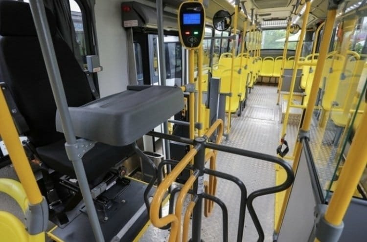 Quem precisa regularizar a meia-passagem em Manaus