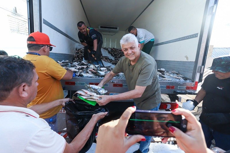 Manaus beneficia 4 mil famílias com pescado