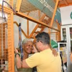 David Almeida reencontra trabalhadores no Japiim