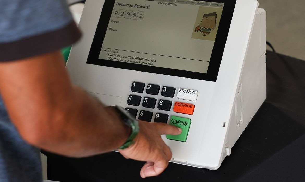 Transparência em anúncios políticos é desafio