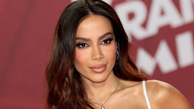 Anitta revela detalhes de novo álbum no Sem Censura