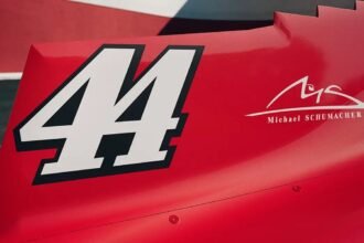 Ferrari leva carros históricos a Monza