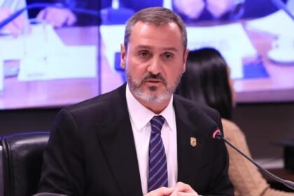 Entenda a decisão de Dino que reintegrou Andrei Rodrigues ao comando da PF