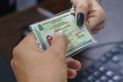 Identidade gratuita: mutirão atende 400 pessoas nesta terça em Manaus