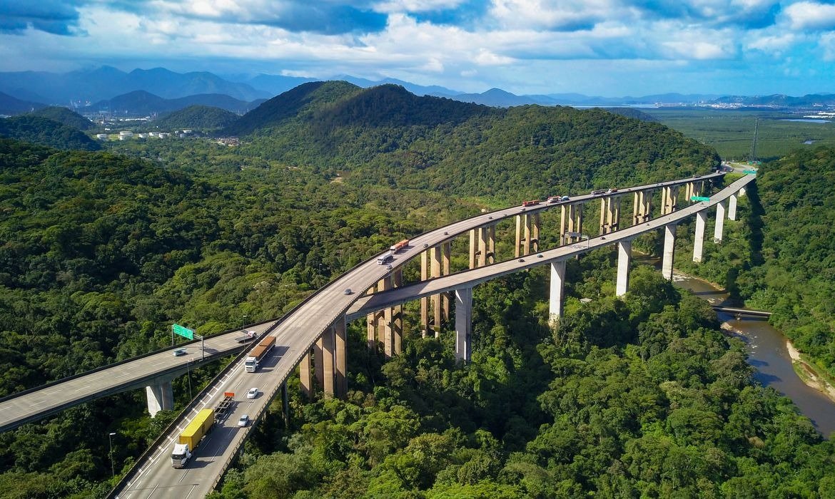 Brasil analisa modelos internacionais para superar déficit de infraestrutura