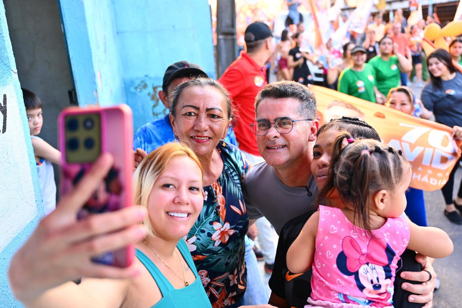 David Almeida percorre Alfredo Nascimento e conversa com moradores sobre demandas