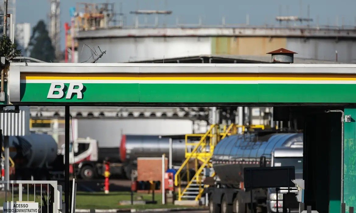 Petrobras mantém preço líquido do diesel após reajuste de R$ 1