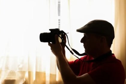 Fotógrafo cego prepara livro com imagens e 100 poesias