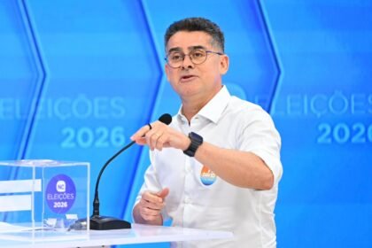 David Almeida cita gestão de Manaus em debate sobre saúde