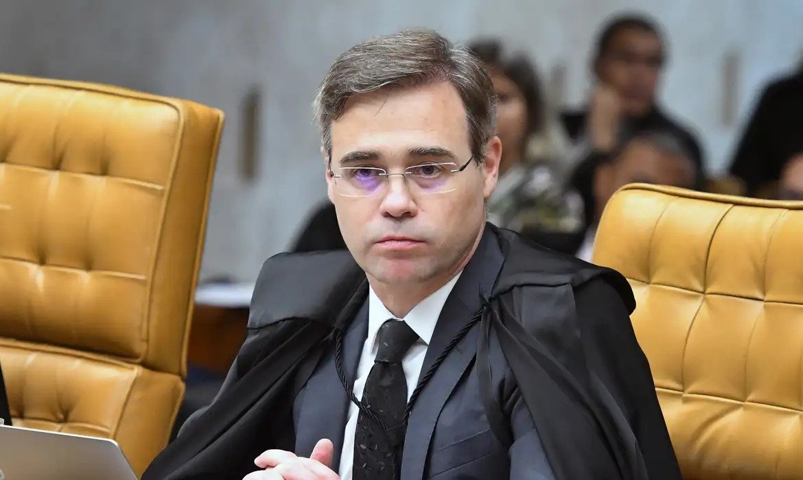 Nova suspensão afeta multas da NR-1 sobre saúde mental