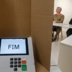 Pode levar cola de papel para votar nas Eleições 2026