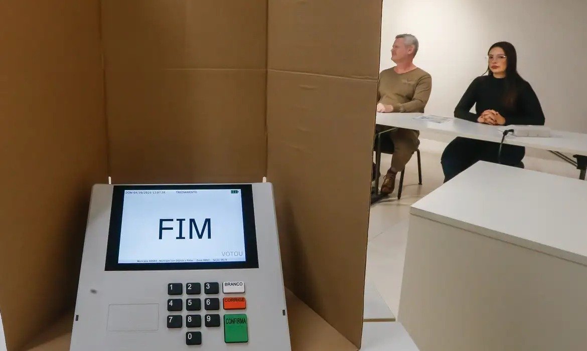 Pode levar cola de papel para votar nas Eleições 2026