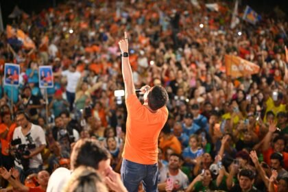David Almeida aborda saúde, segurança e economia em comício